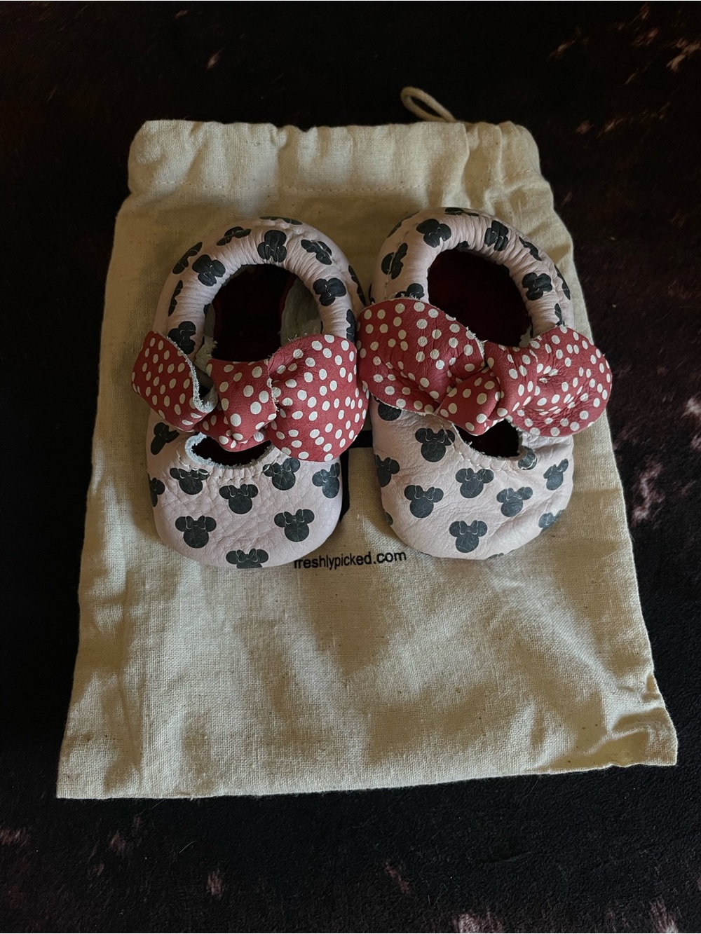 Freshly picked Pink Baby Bow Mary Jane Shoes with Black Minnie Print